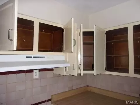 Kitchen - 9920 Diamond Dr, Saint Louis, MO 63137 photo 1 of 2
