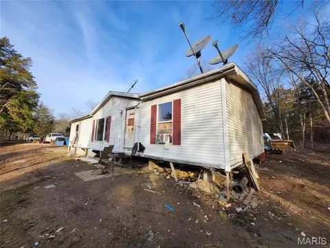 401 Hill Side Rd, De Soto, MO 63020