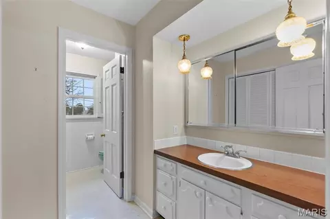 Bath - 1111 White Oak Pl, Kennett, MO 63857 photo 5 of 5