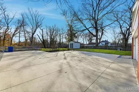 Exterior - 426 Darst Rd, Ferguson, MO 63135 photo 9 of 14