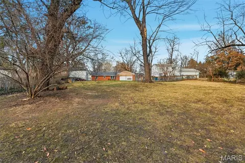 Exterior - 426 Darst Rd, Ferguson, MO 63135 photo 7 of 14