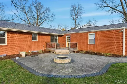 Exterior - 426 Darst Rd, Ferguson, MO 63135 photo 3 of 14