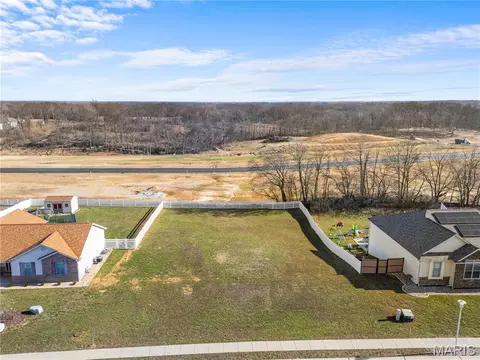 1131 Castle Green Dr, Waterloo, IL 62298 photo 3