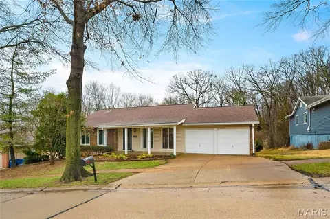 747 La Feil Dr, Manchester, MO 63021