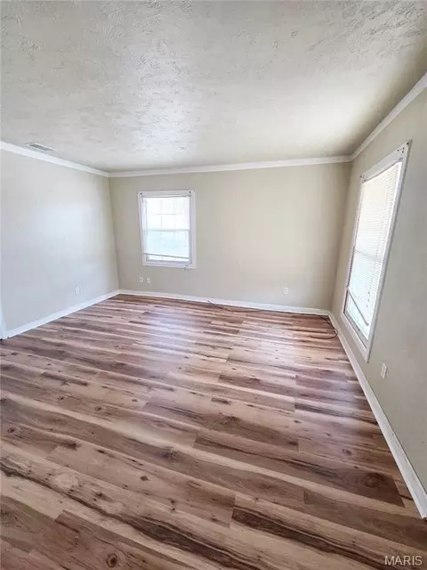 Living - 409 E Mound St, Sparta, IL 62286 photo 1 of 3