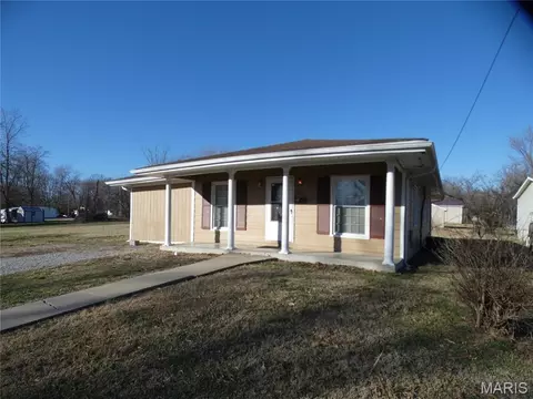 Exterior - 409 E Mound St, Sparta, IL 62286 photo 3 of 4