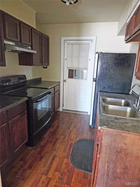 Kitchen - 409 E Mound St, Sparta, IL 62286 photo 2 of 3
