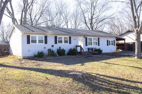 1070 Georgia St, Sullivan, MO 63080