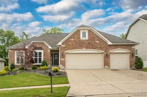 1586 Heritage Valley Dr, High Ridge, MO 63049