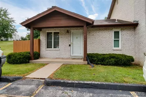 936 Amaral Cir, Saint Louis, MO 63137