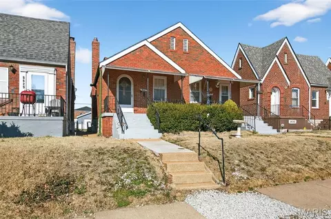 5625 Chippewa St, Saint Louis, MO 63109