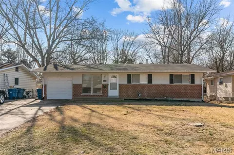 1688 Maldon Ln, Saint Louis, MO 63136