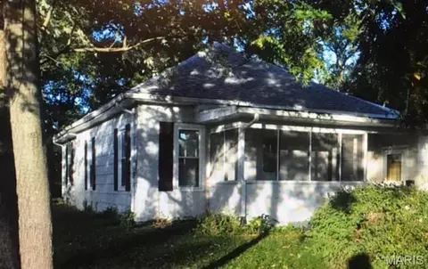 900 Sarah St, Jerseyville, IL 62052
