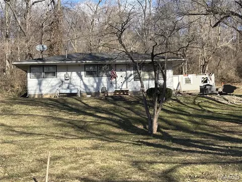 1029 Summer Ln, Caseyville, IL 62232