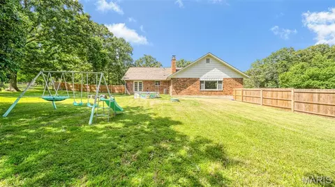 Exterior - 12192 Oak Hill Dr, Rolla, MO 65401 photo 3 of 12