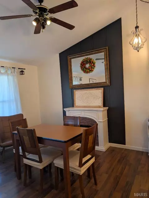 Dining - 516 Sunward Dr, O'fallon, MO 63368 photo 2 of 3