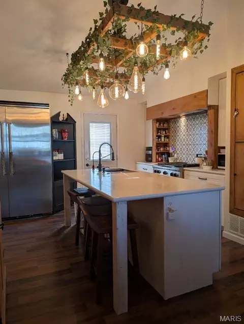Kitchen - 516 Sunward Dr, O'fallon, MO 63368 photo 3 of 6