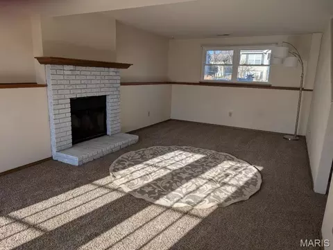 Living - 516 Sunward Dr, O'fallon, MO 63368 photo 4 of 4