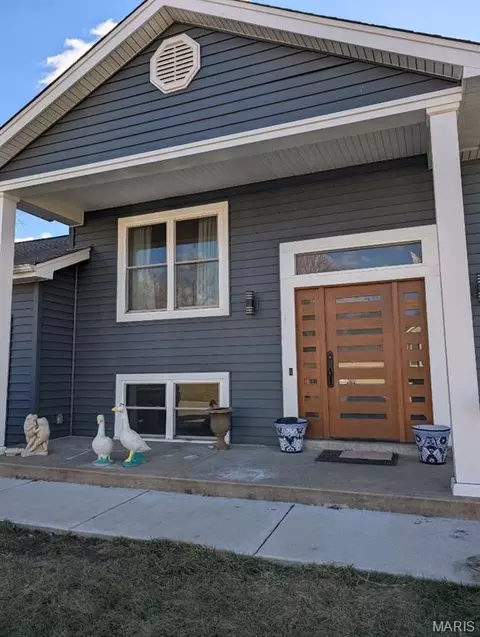 Exterior - 516 Sunward Dr, O'fallon, MO 63368 photo 3 of 11
