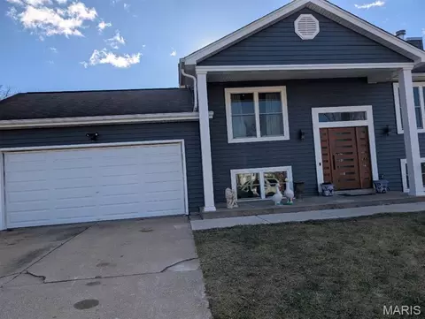 Exterior - 516 Sunward Dr, O'fallon, MO 63368 photo 4 of 11