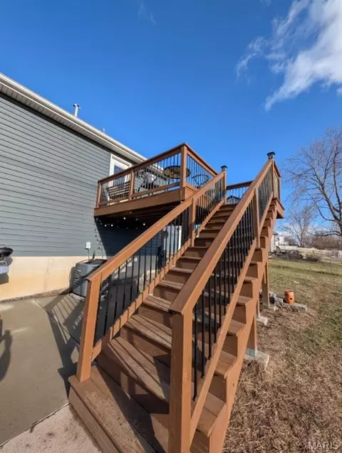 Exterior - 516 Sunward Dr, O'fallon, MO 63368 photo 9 of 11