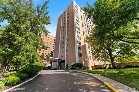 900 S Hanley Rd #7E, Clayton, MO 63105