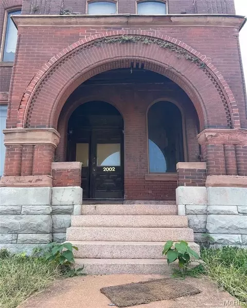 2002 Saint Louis Ave, Saint Louis, MO 63106
