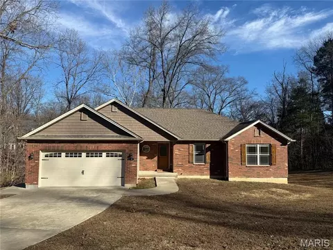18 Wedgewood Dr, Union, MO 63084