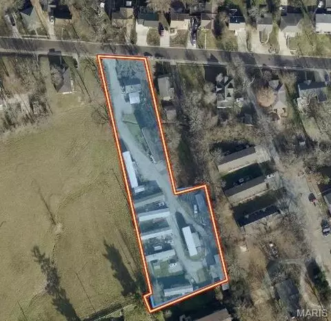 530 Hall St, Troy, MO 63379