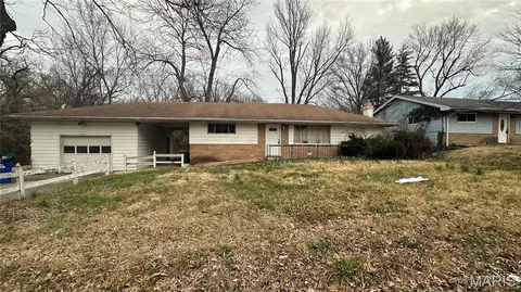 10164 Ventura Dr, Saint Louis, MO 63136