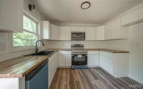 Kitchen - 12255 County Road 2050, Rolla, MO 65401 photo 1 of 2