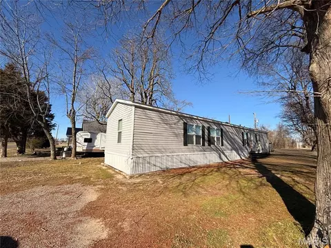106 W Railroad St, Gideon, MO 63848 photo 2