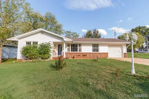 116 Smith Rd, Lebanon, MO 65536