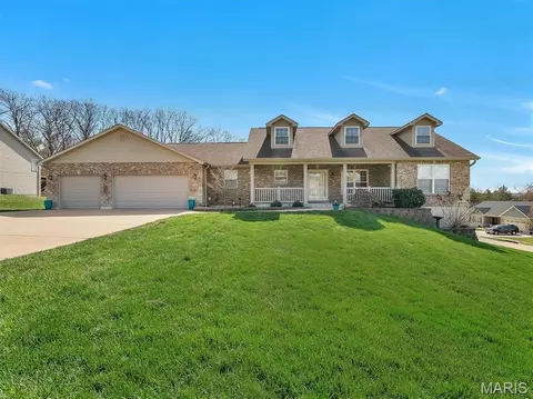 3208 Echo Lake Dr, Byrnes Mill, MO 63025