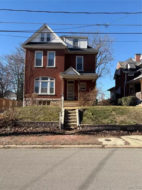23 N 11th St, Belleville, IL 62220