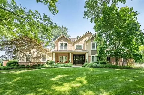 14899 Greenleaf Valley Dr, Chesterfield, MO 63017