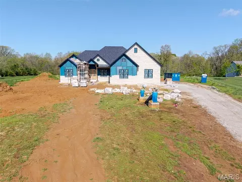 2335 Staunton Rd, Troy, IL 62294