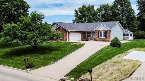 297 Maple Summit Rd, Jerseyville, IL 62052