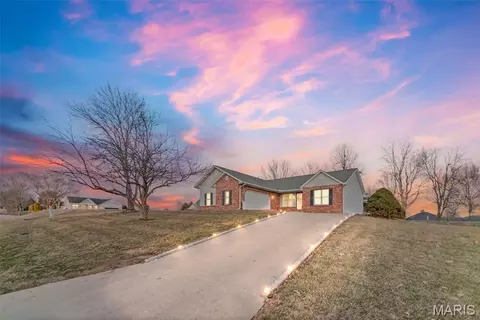 297 Maple Summit Rd, Jerseyville, IL 62052