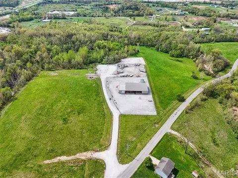 15 Hampel Industrial Dr, Moscow Mills, MO 63362