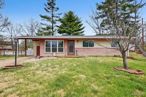 9639 Crestfield Ln, Saint Louis, MO 63126