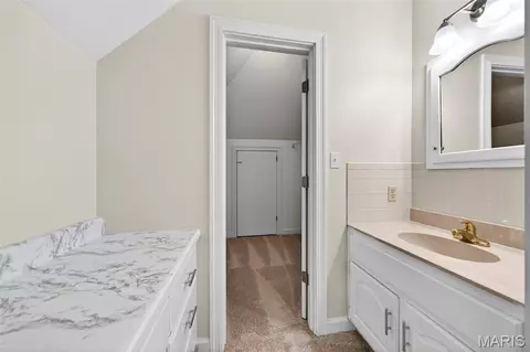 Bath - 17472 Thunder Valley Dr, Wildwood, MO 63025 photo 11 of 12