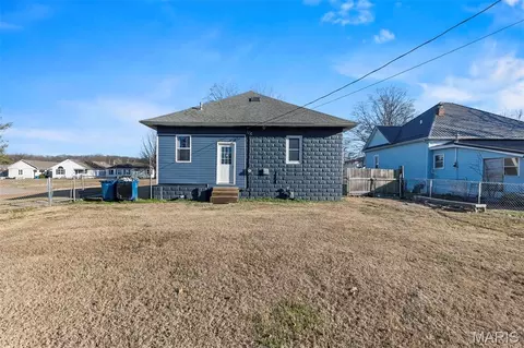 Exterior - 201 S 3rd St, Chaffee, MO 63740 photo 4 of 5