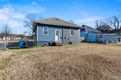 Exterior - 201 S 3rd St, Chaffee, MO 63740 photo 3 of 5