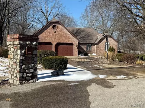 11725 Fairway Circle Dr, Dexter, MO 63841