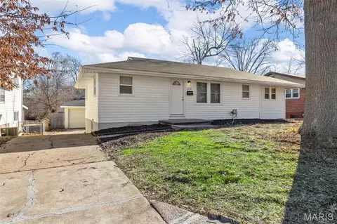 212 Millman Dr, Ferguson, MO 63135