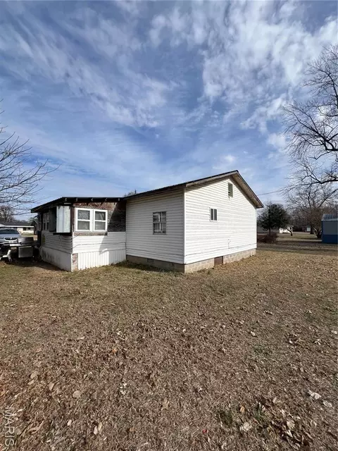 303 Conyers St, East Prairie, MO 63845