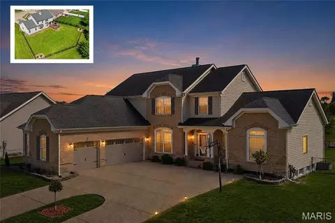 3458 Chippewa Dr, Shiloh, IL 62221