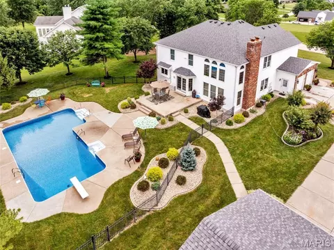 123 Townview Dr, Wentzville, MO 63385