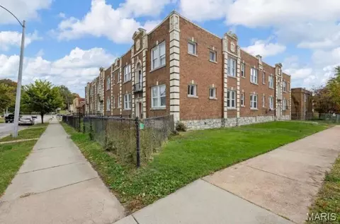 4981 Rosalie St, Saint Louis, MO 63115